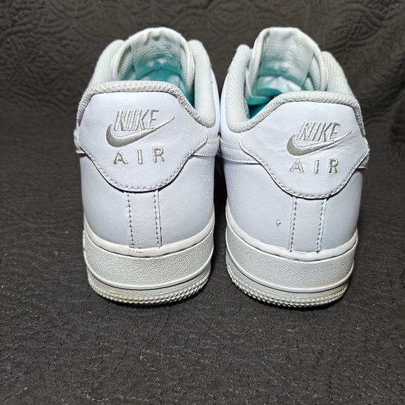 Nike Air Force 1 Low Top \'07 Triple White Light Sneakers Men\'s Size 10 main image 7